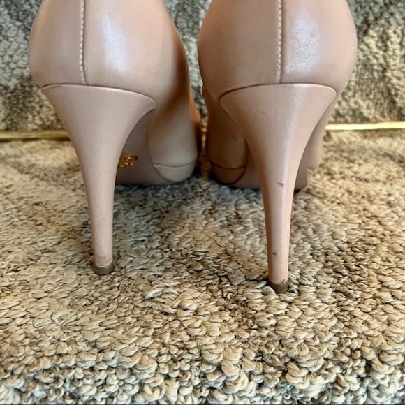 Prada Platform Heels Pumps Size 36.5 or 6.5 in Nude Scuffed Toe - Picture 5 of 8